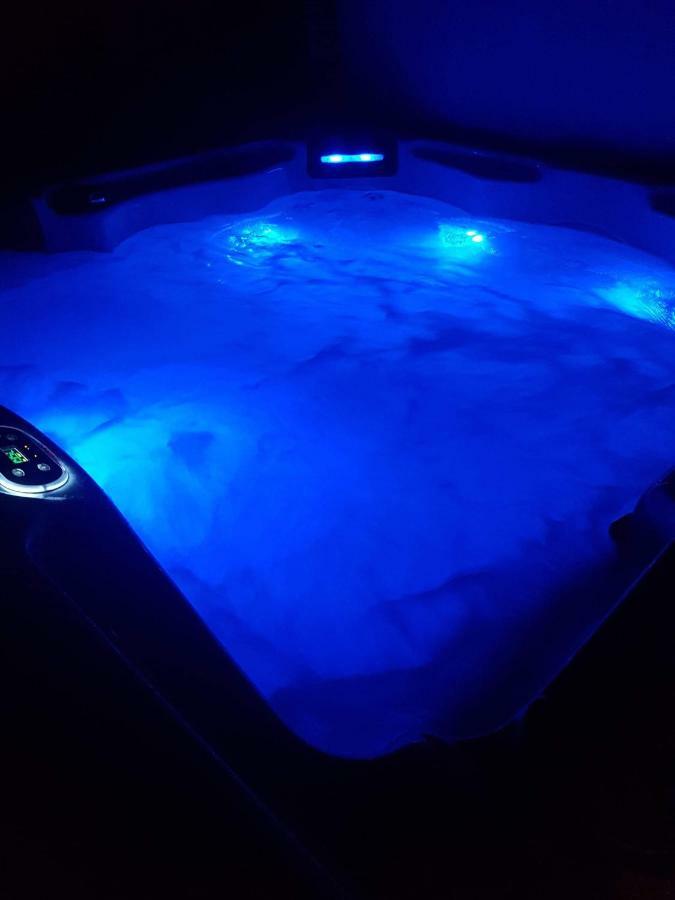 Vollie House With Hot Tub, Sauna & Log Burner Penpont エクステリア 写真