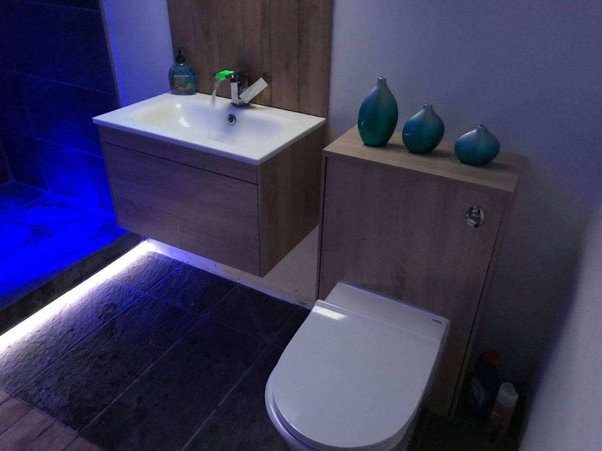 Vollie House With Hot Tub, Sauna & Log Burner Penpont エクステリア 写真