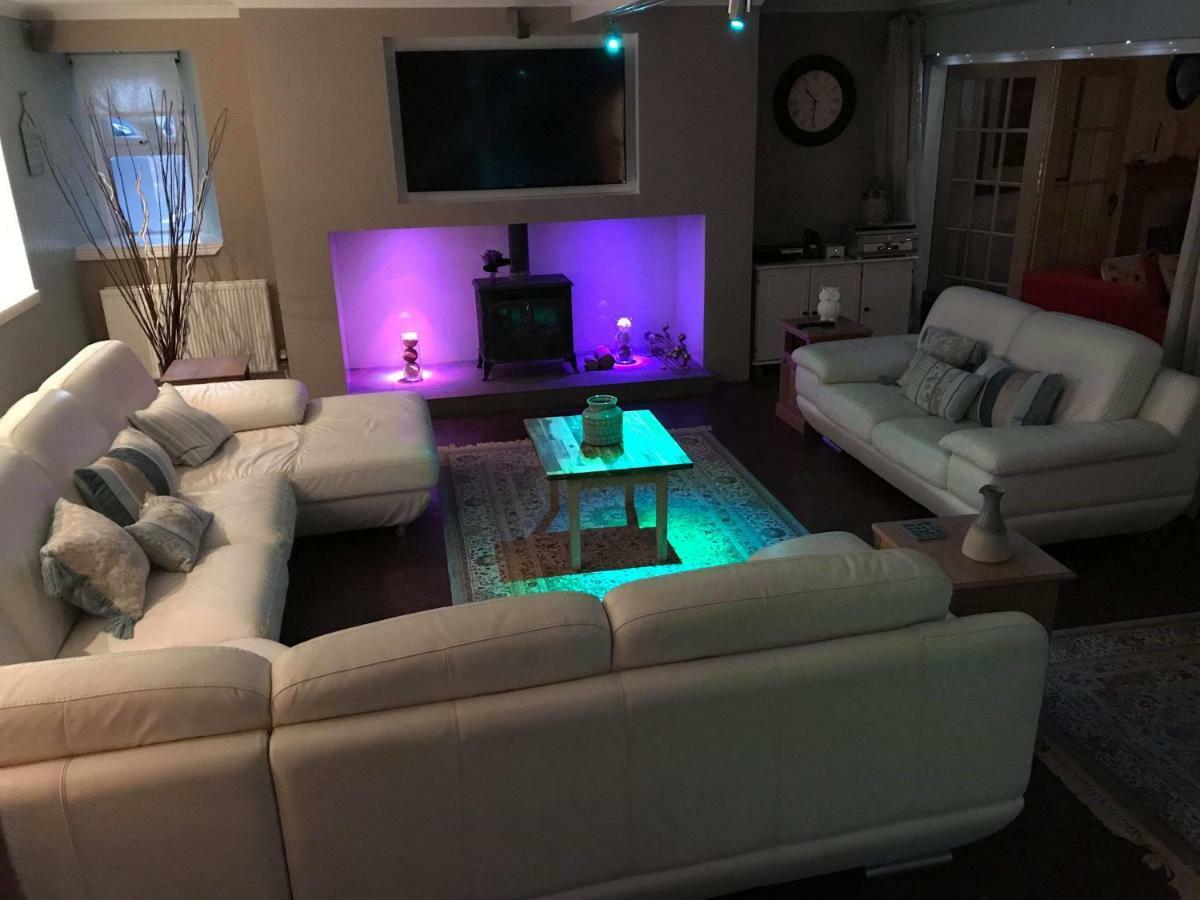 Vollie House With Hot Tub, Sauna & Log Burner Penpont エクステリア 写真